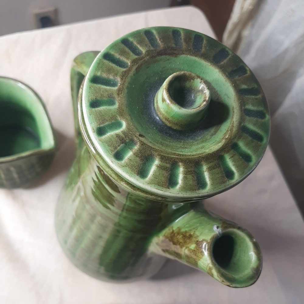 Vintage Canadian Pottery probably ' Evangeline' - Picture 3 of 7